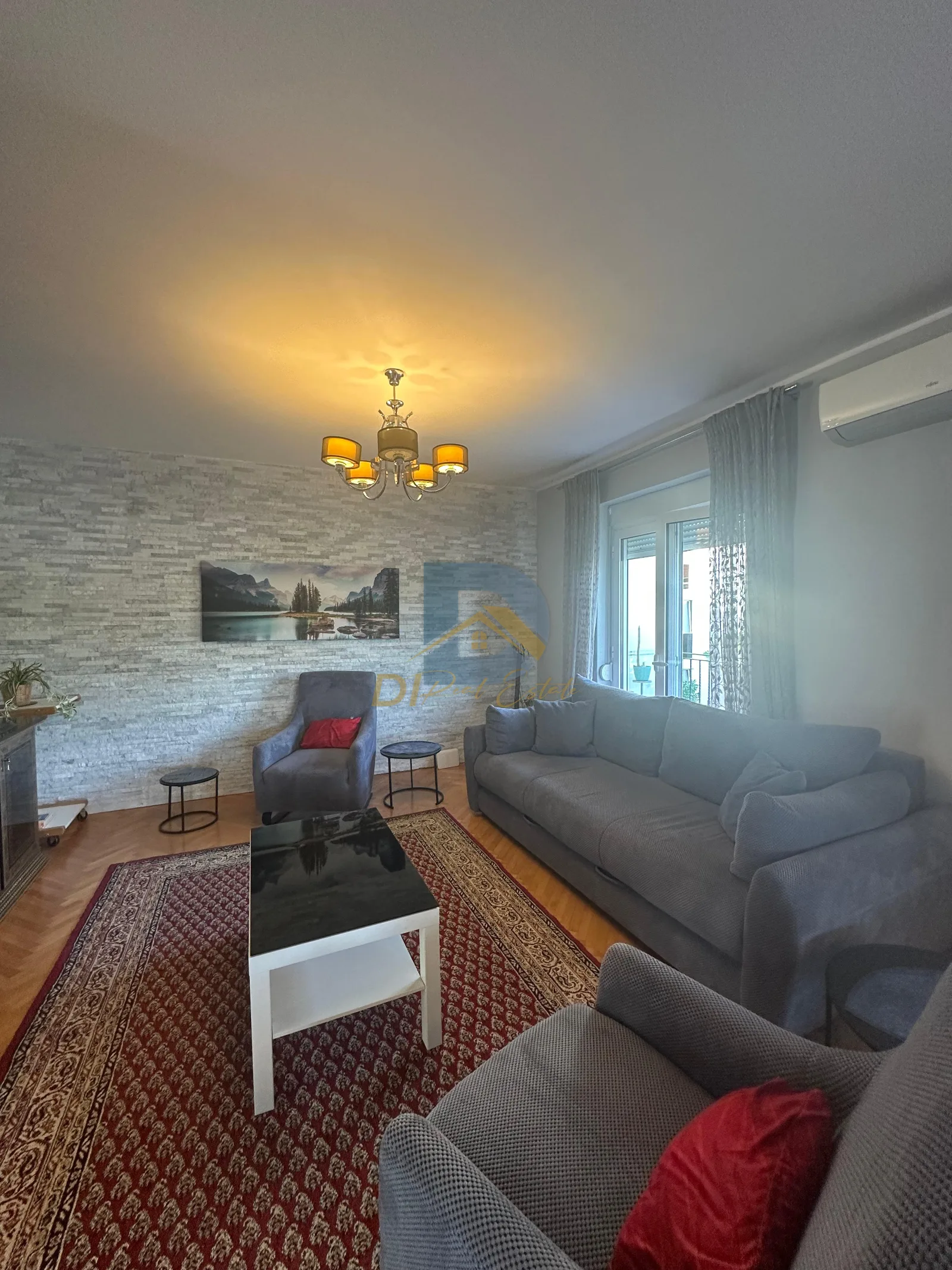 Izdavanje - Stan Tivat, Centar