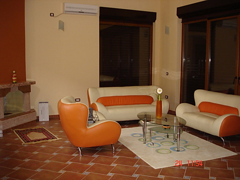 Satış - Ev Bar, Utjeha