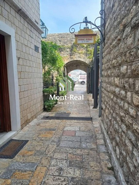 Rent - Office space Budva, Centar