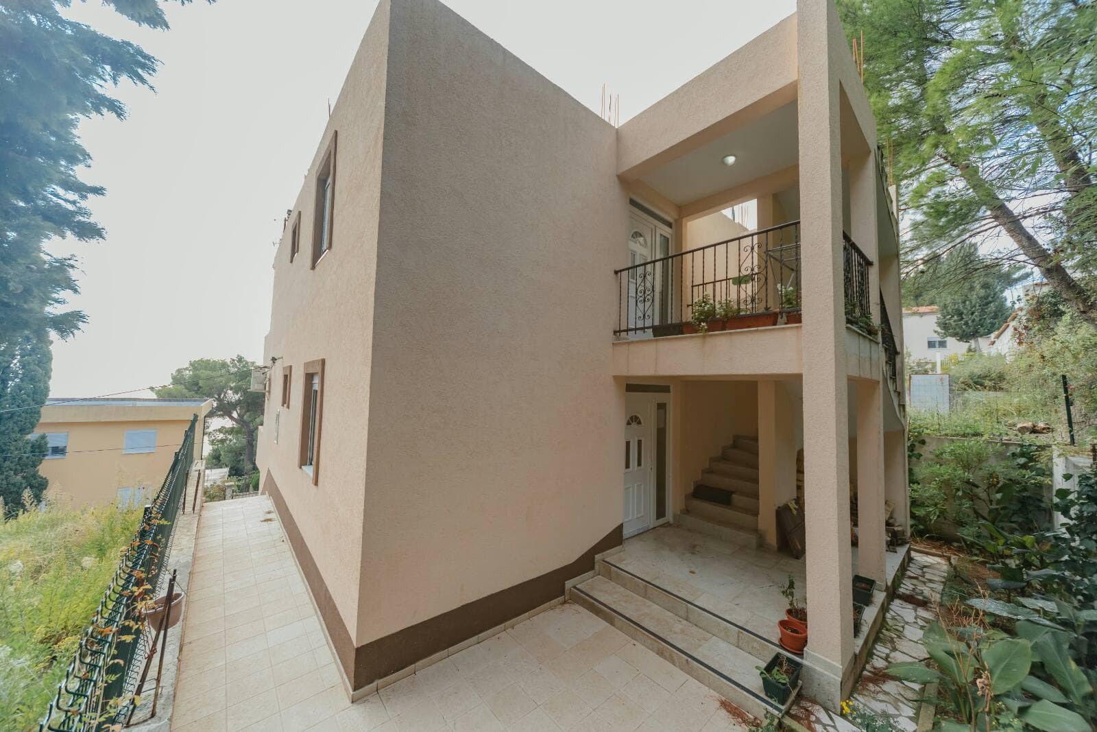 Satış - Ev Bar, Šušanj