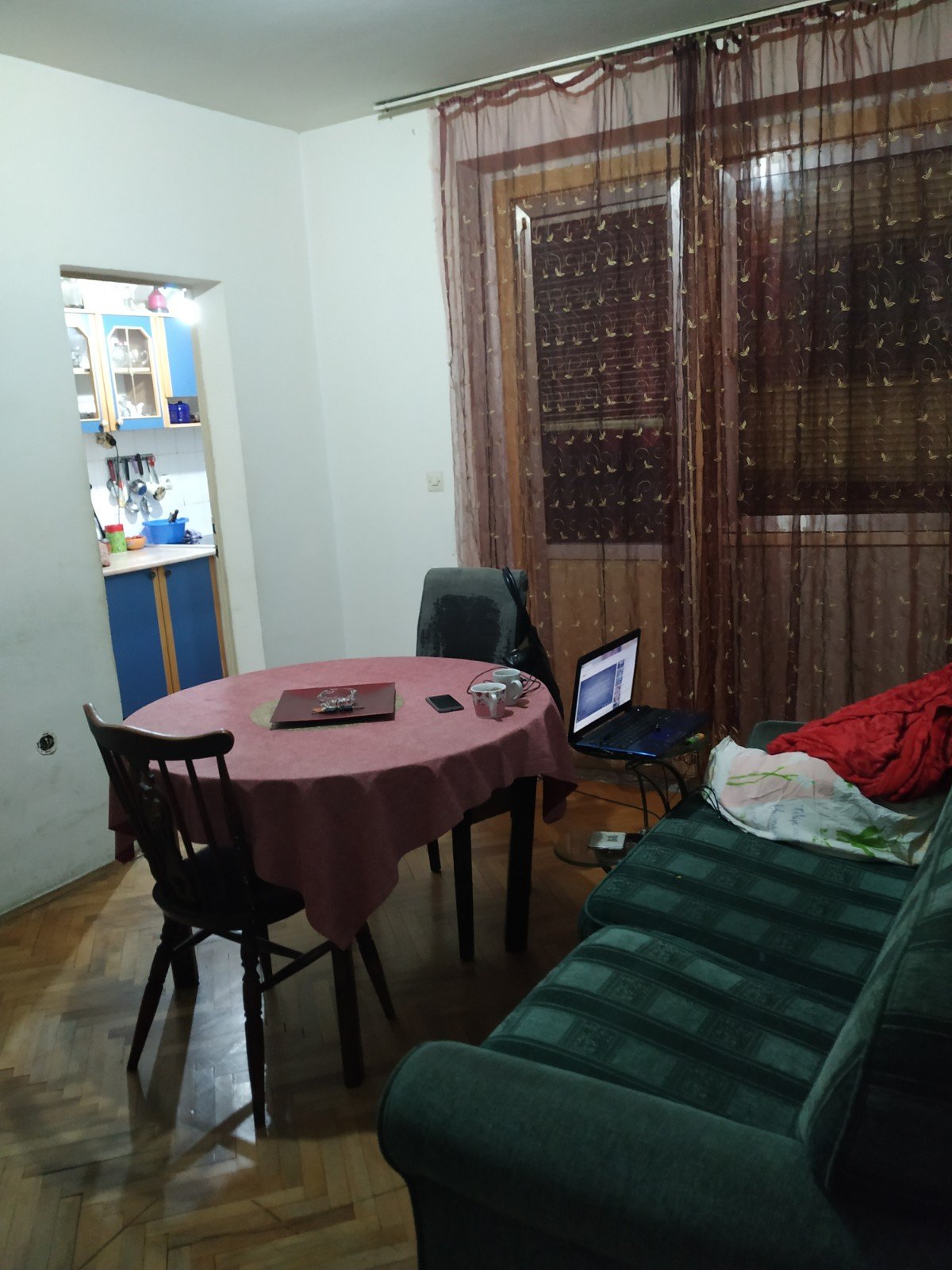 04aa47d6-8c2c-4da3-92b8-9219f8b1bf9a.jpg