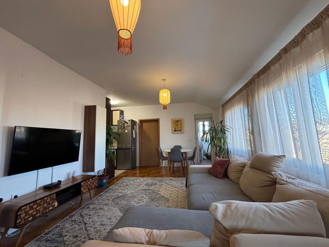 Продаж - Квартира Podgorica, Tološi