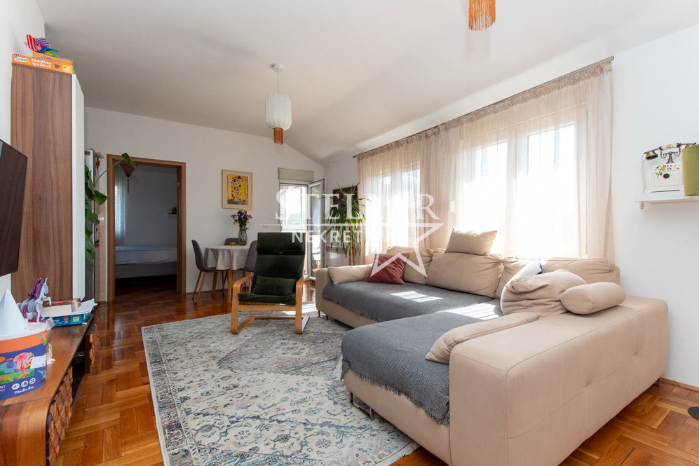 Sale - Apartment Podgorica, Tološi