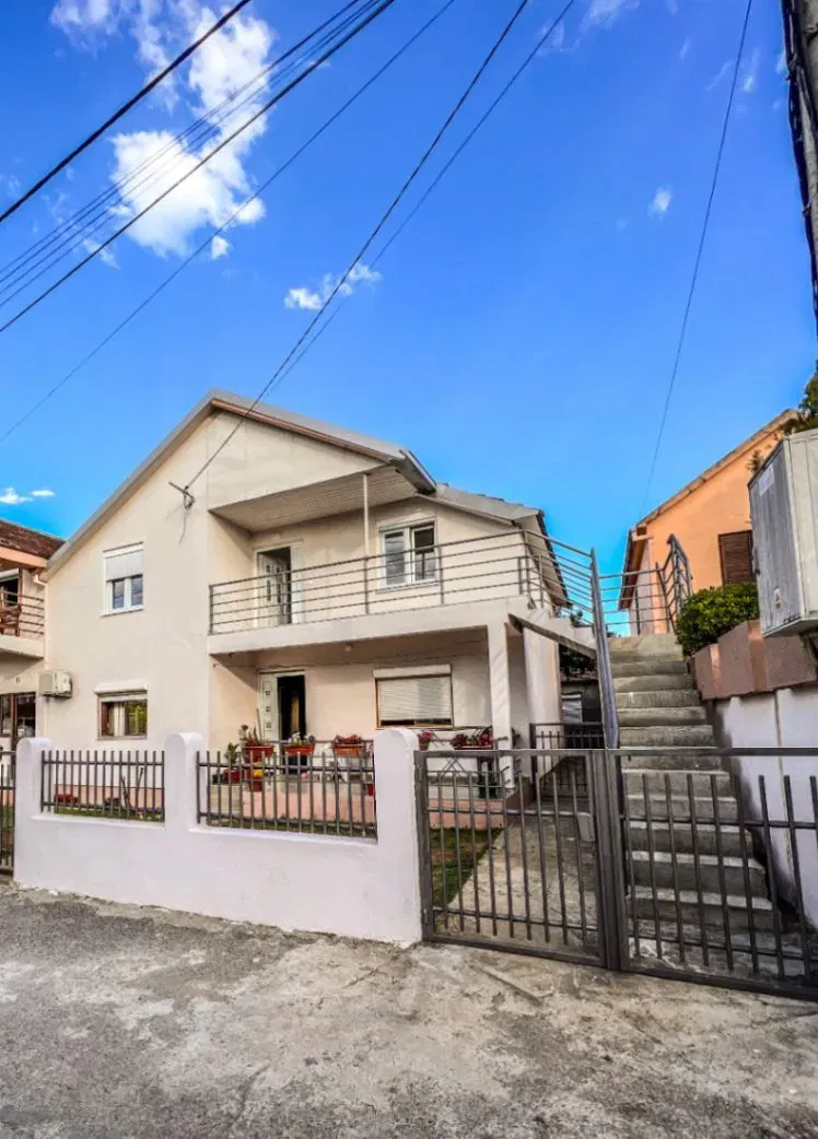 Продаж - Будинок Podgorica, Podgorica
