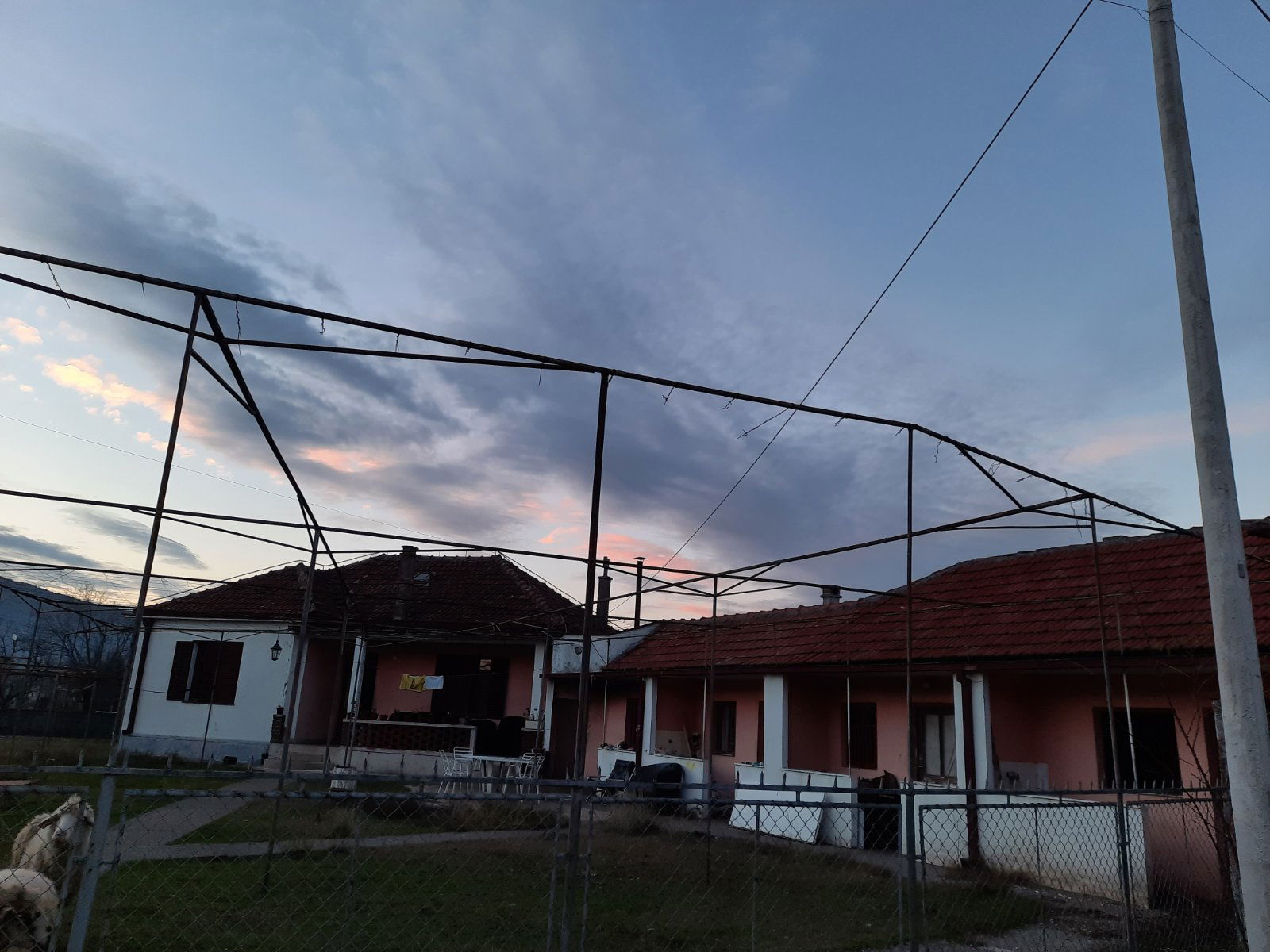 Продаж - Будинок Podgorica, Golubovci