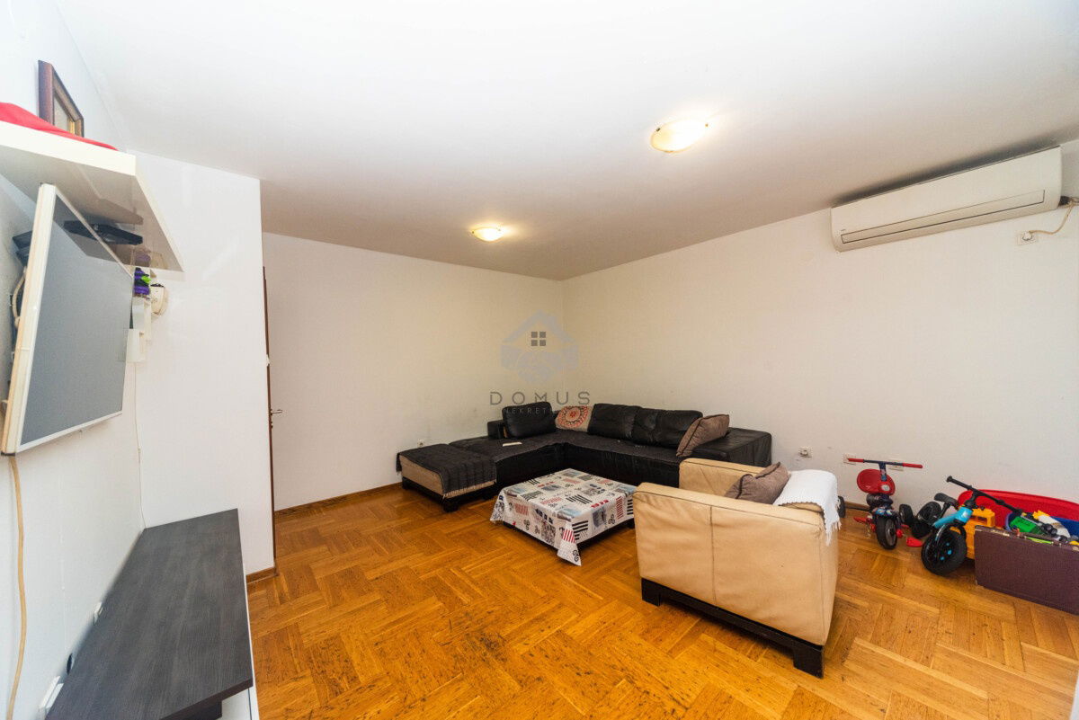 Продаж - Квартира Podgorica, Dalmatinska ulica