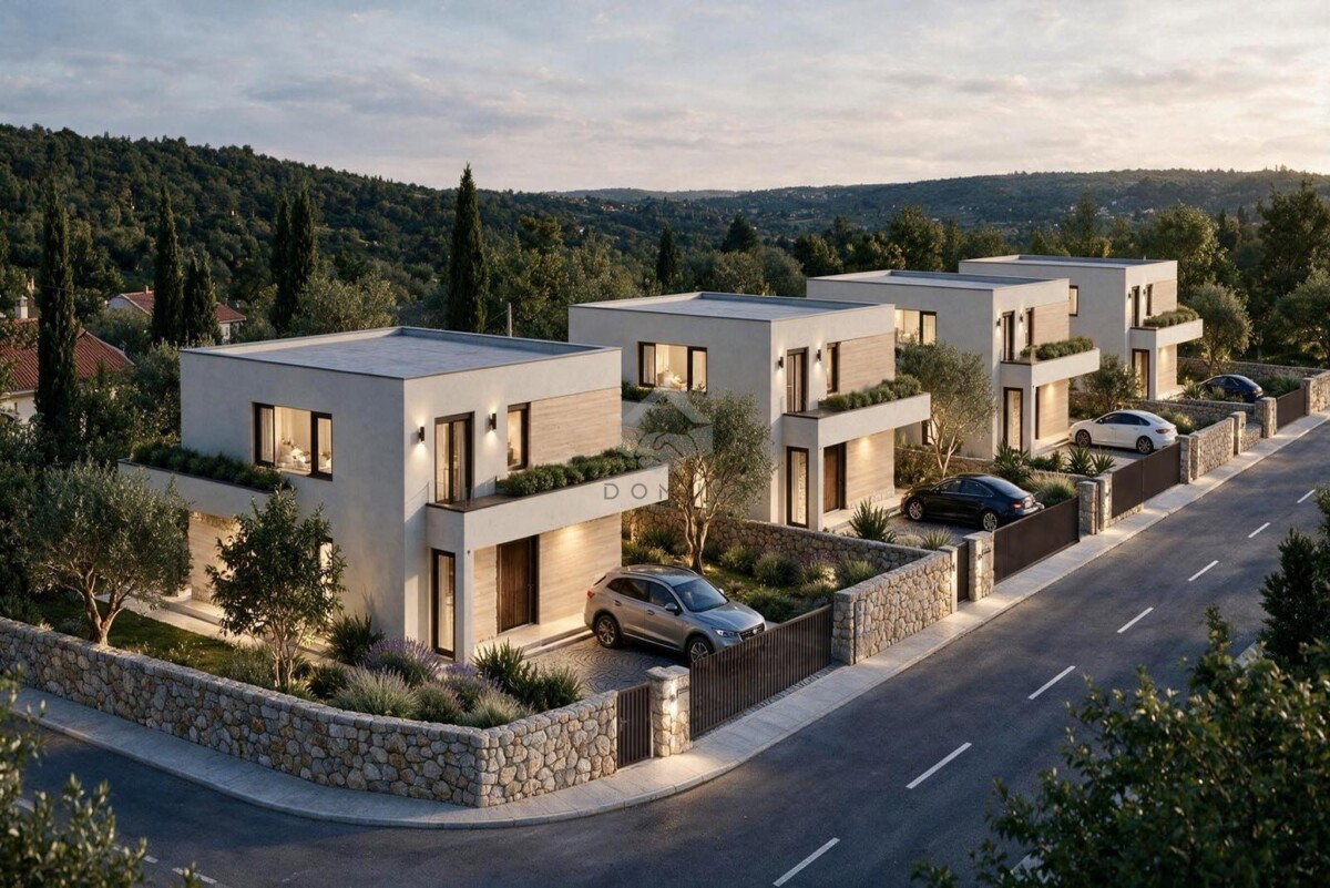 Продаж - Будинок Podgorica, Gornja Gorica