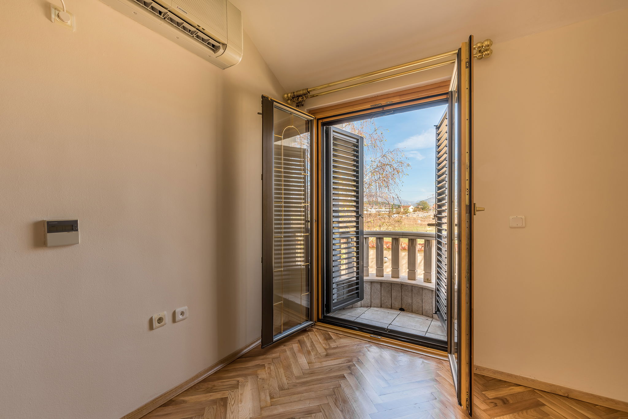06e1eaec-3732-4ef9-be12-f93c010123eb.jpg