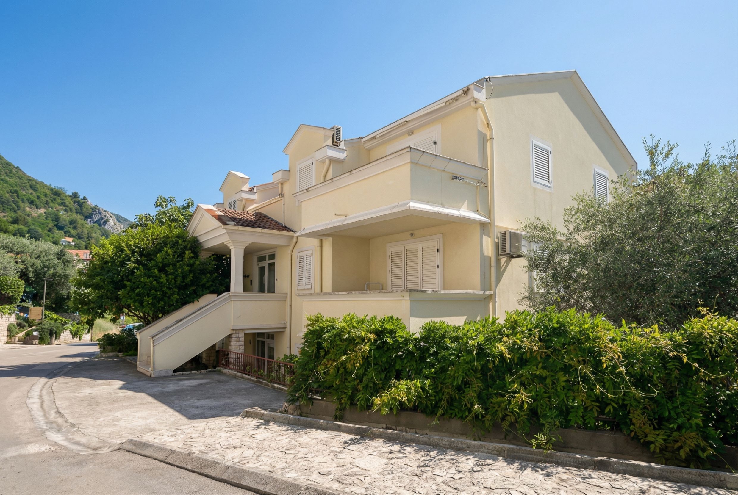 Продажа - Квартира Budva, Sveti Stefan