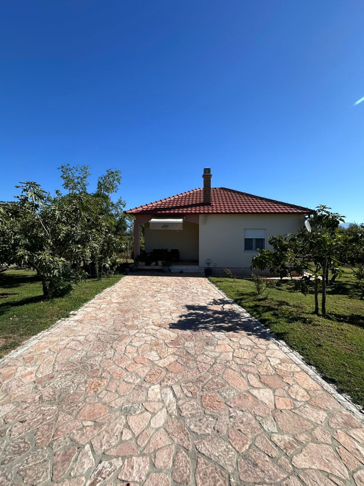 Продаж - Будинок Podgorica, Golubovci