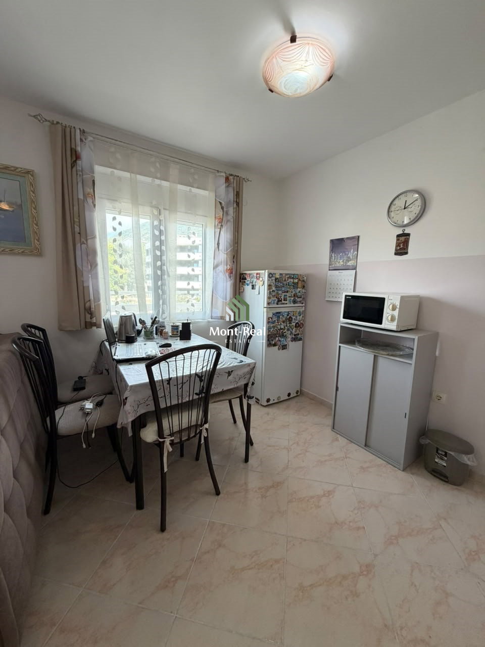 09ba9be7-f844-4ef9-9624-d227e6a74c8f.jpg
