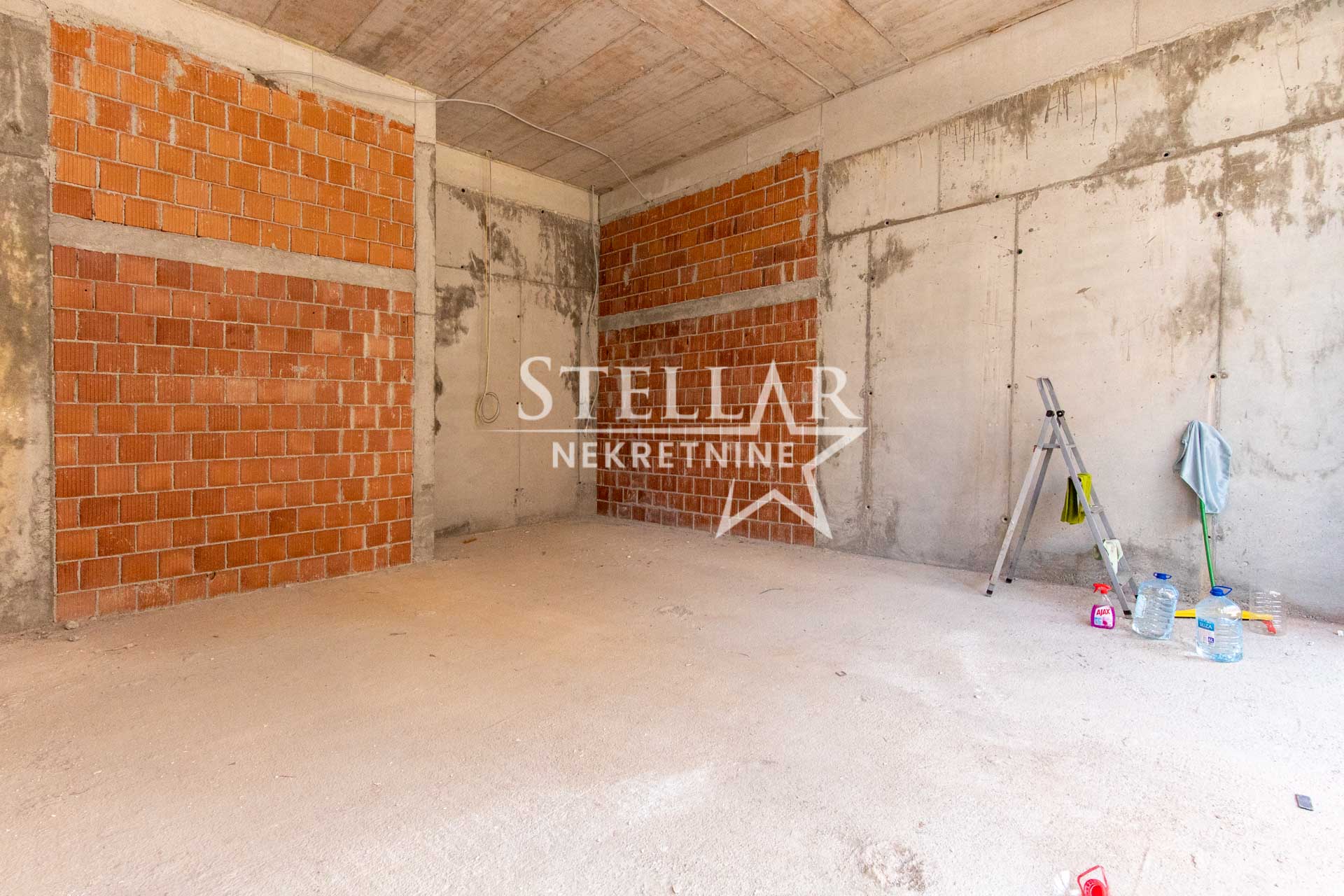 Продаж - Офісне приміщення Podgorica, City Kvart