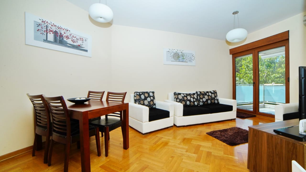 0a9a7bd0-0cb7-4b97-ad12-7ec311740666.jpg