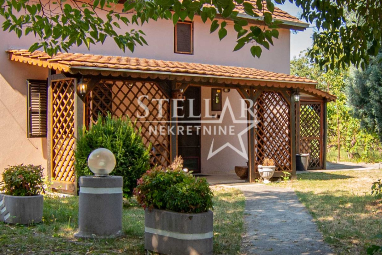 Продаж - Будинок Podgorica, Donja Gorica
