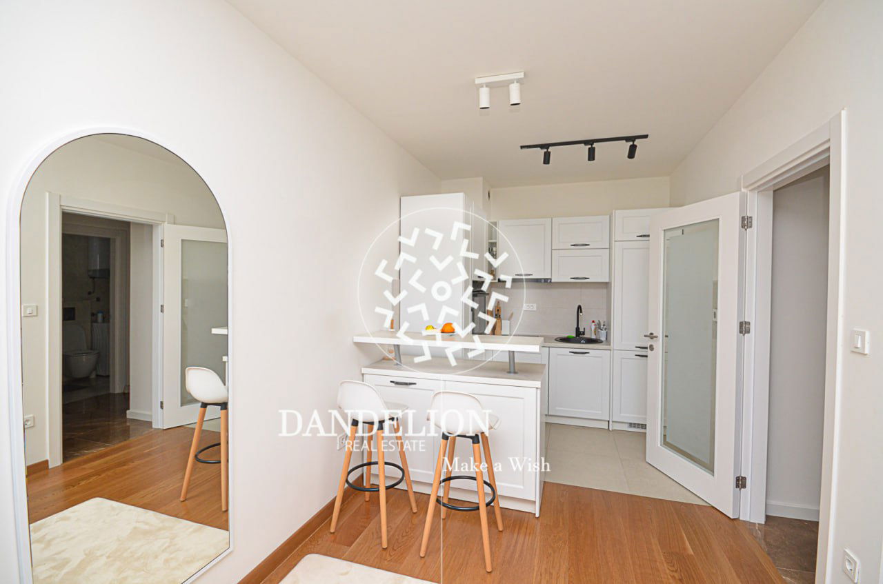 0addb1a8-7dae-4da6-8b42-a929cf50b536.jpg