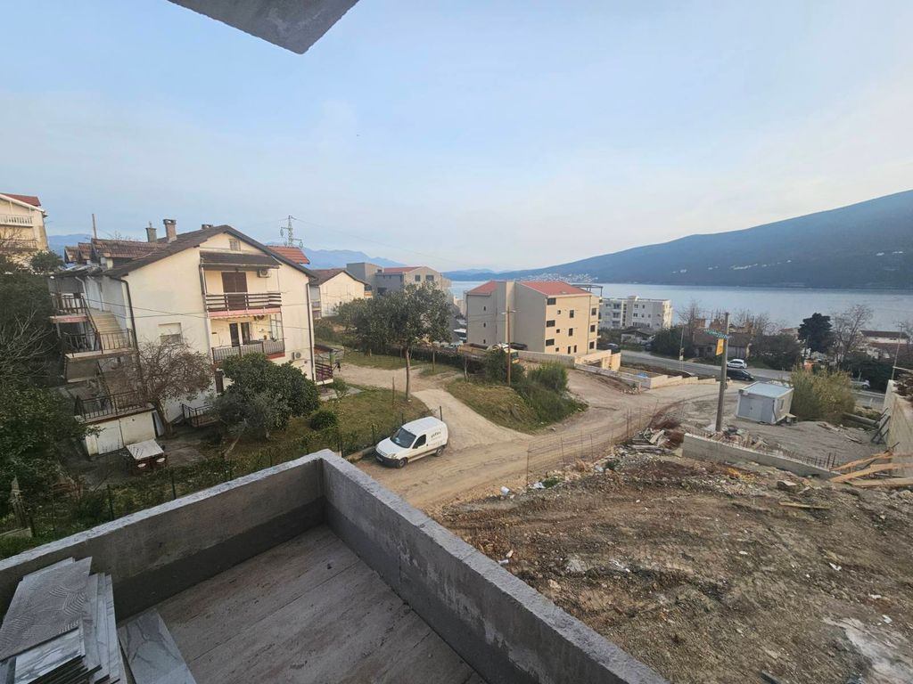 Продаж - Квартира Herceg Novi, Đenovići