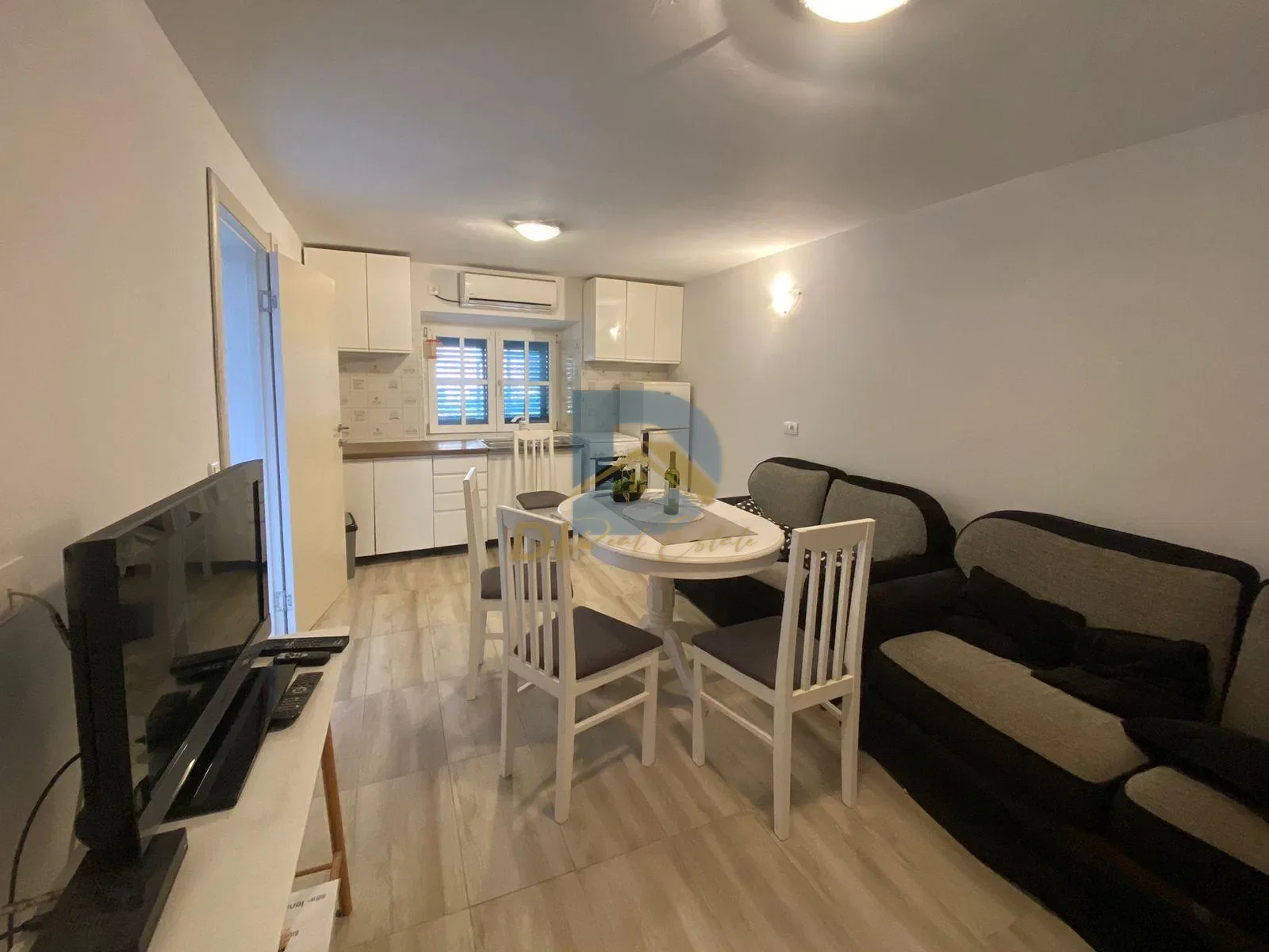 Продажа - Квартира Tivat, Radovići