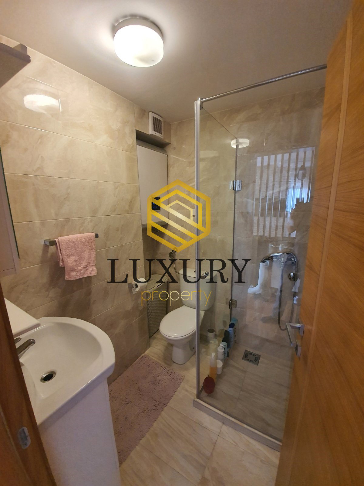 0d38162e-6116-4cc3-9534-65cdfcb44fa4.jpg