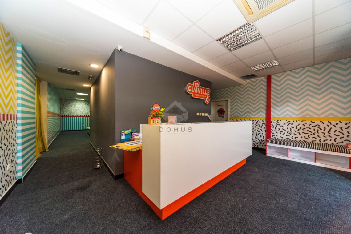 Продаж - Офісне приміщення Podgorica, Obala Morače