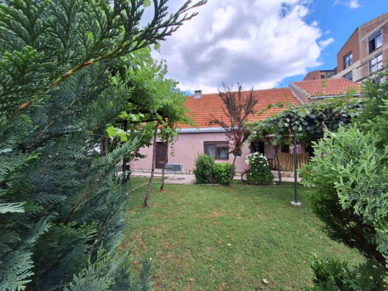 Satılık - Ev Cetinje, Centar