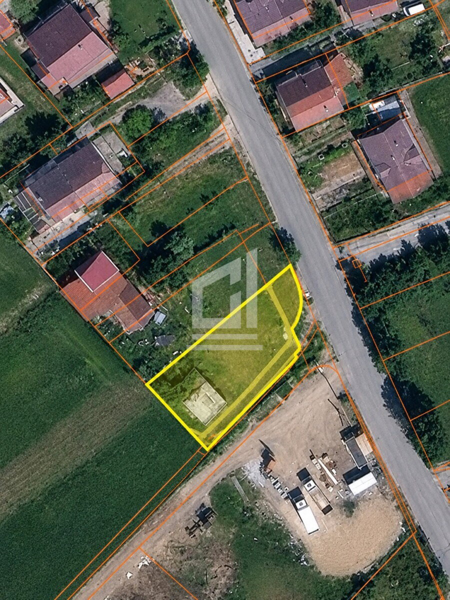 Sale - Land Cetinje, Centar
