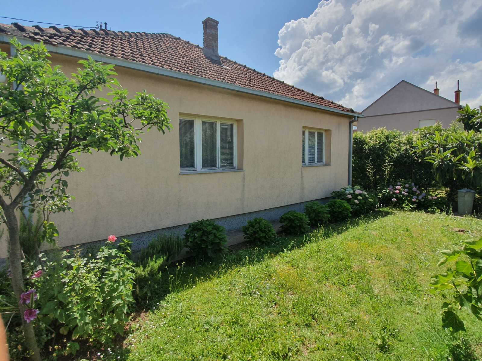 Продаж - Будинок Podgorica, Tološi