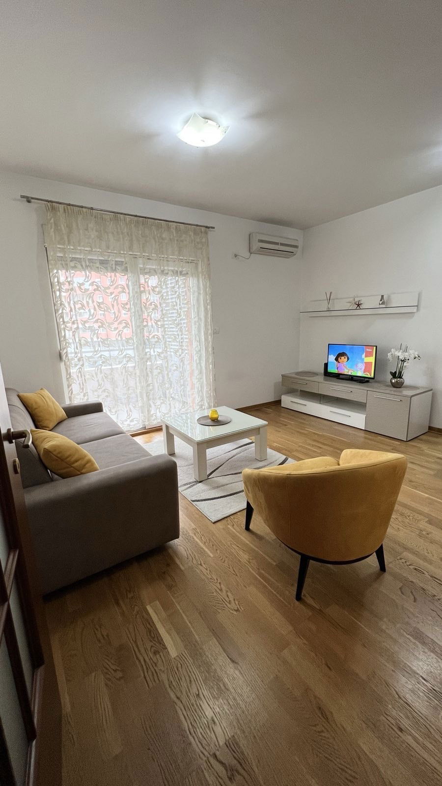 Оренда - Квартира Podgorica, City Kvart