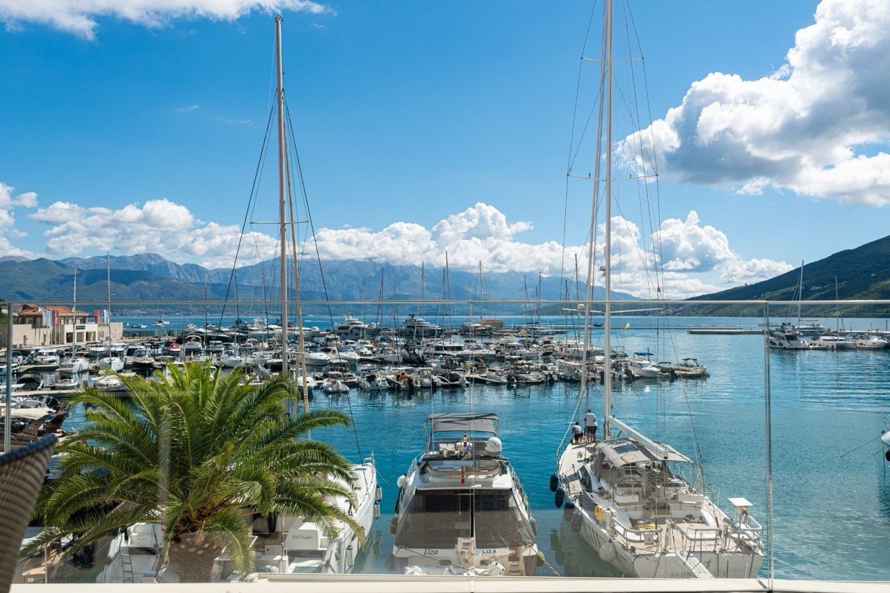 Продажа - Квартира Herceg Novi, Kumbor