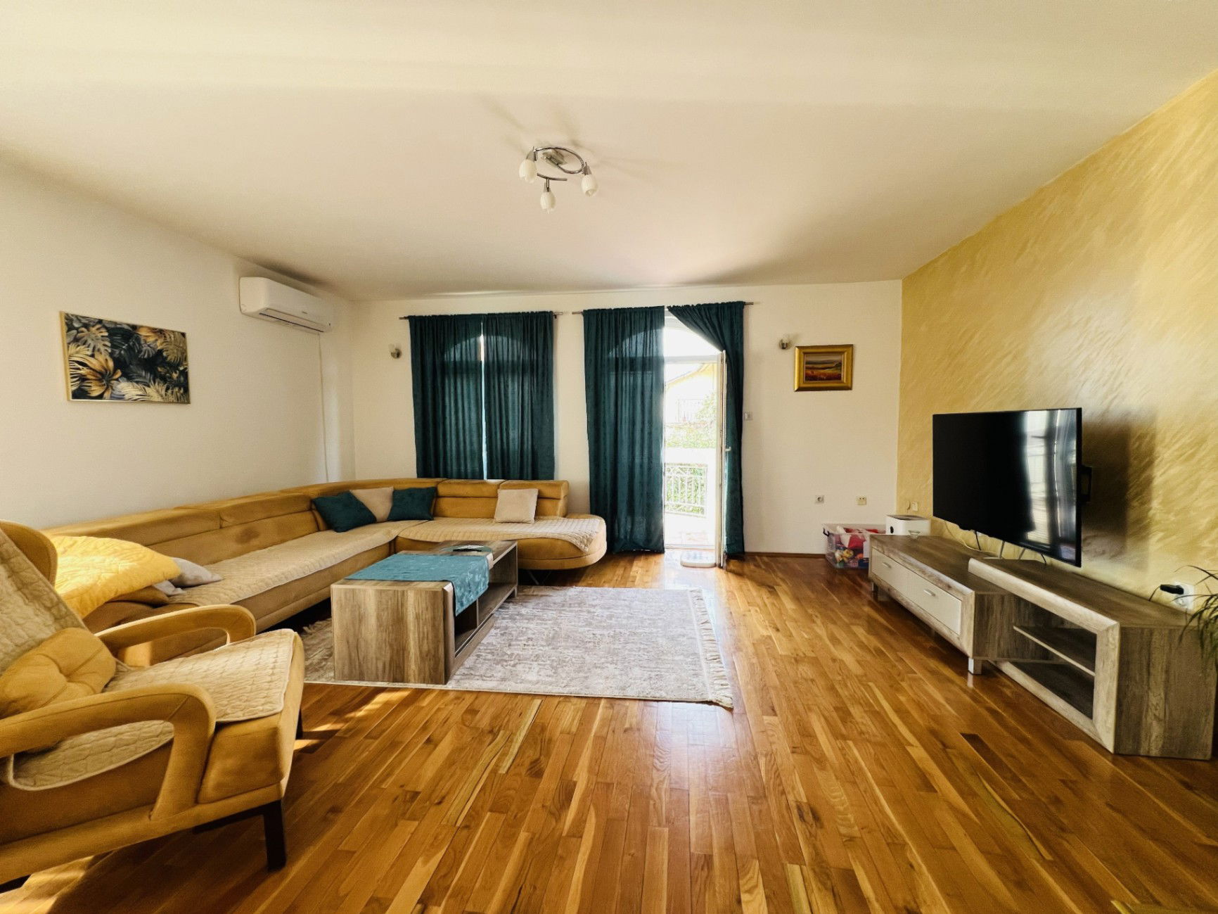 Оренда - Квартира Podgorica, Tološi