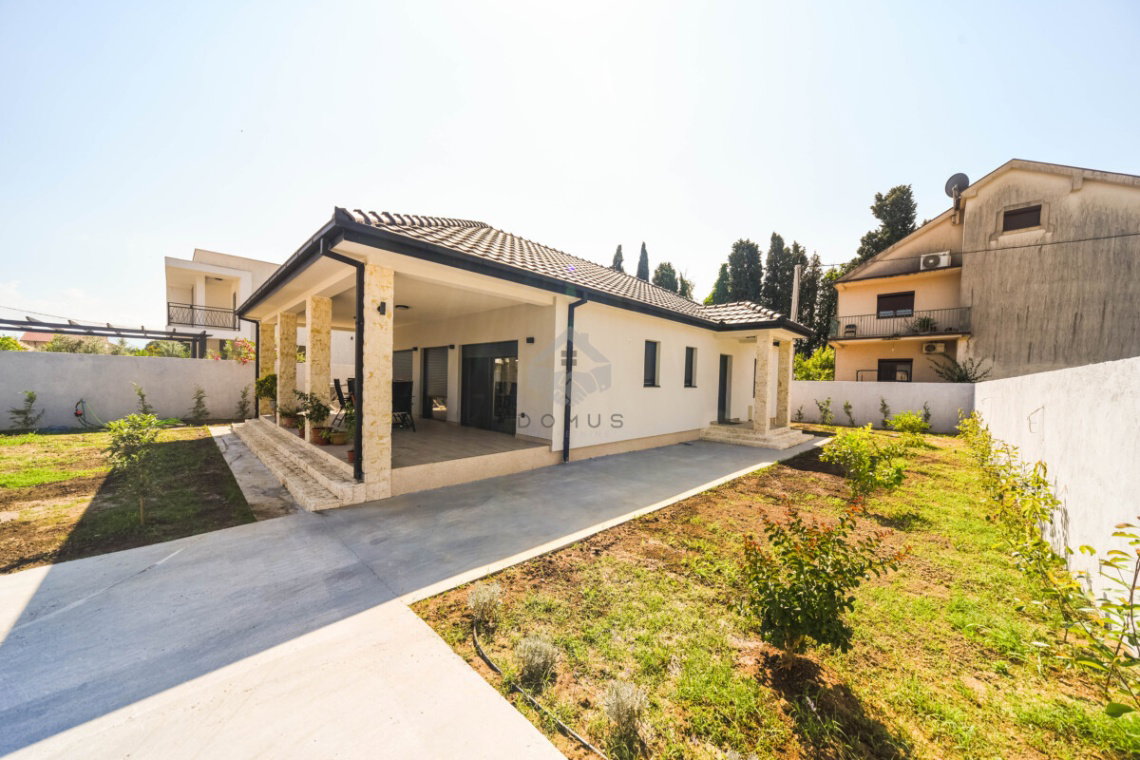Продажа - Дом Podgorica, Tološi