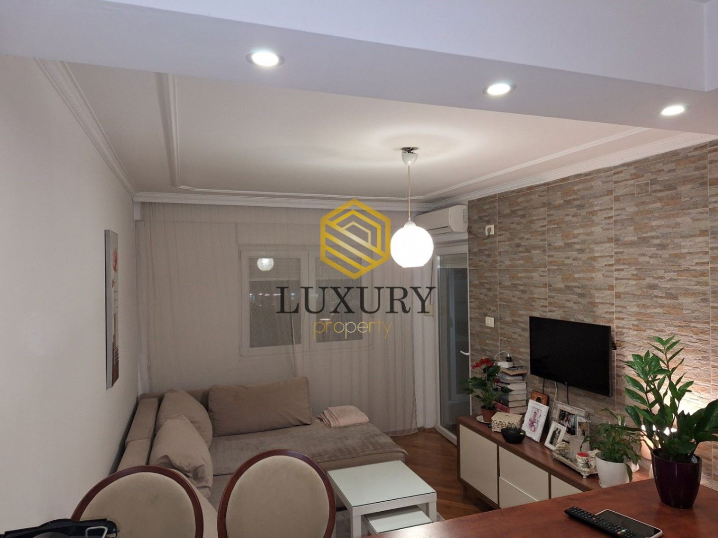 Prodaja - Stan Podgorica, 1 maj