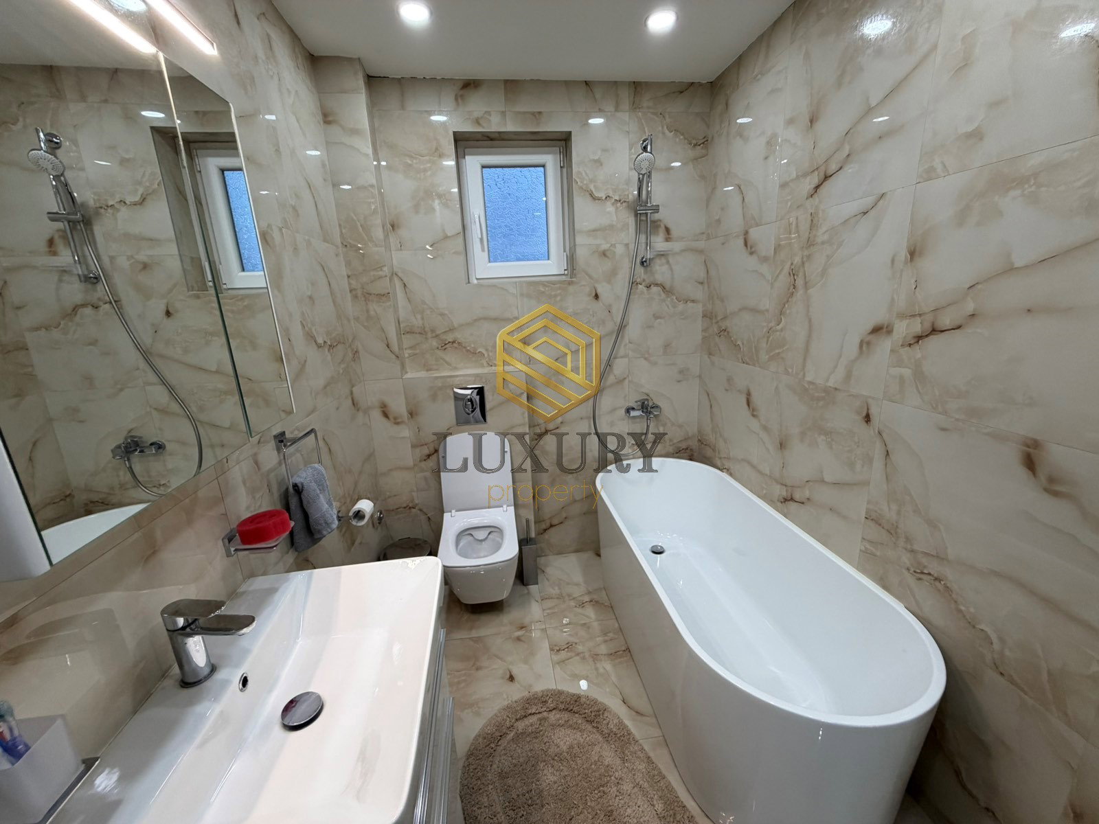 172eb6ca-608d-4017-a9c1-2ad4febf8692.jpg