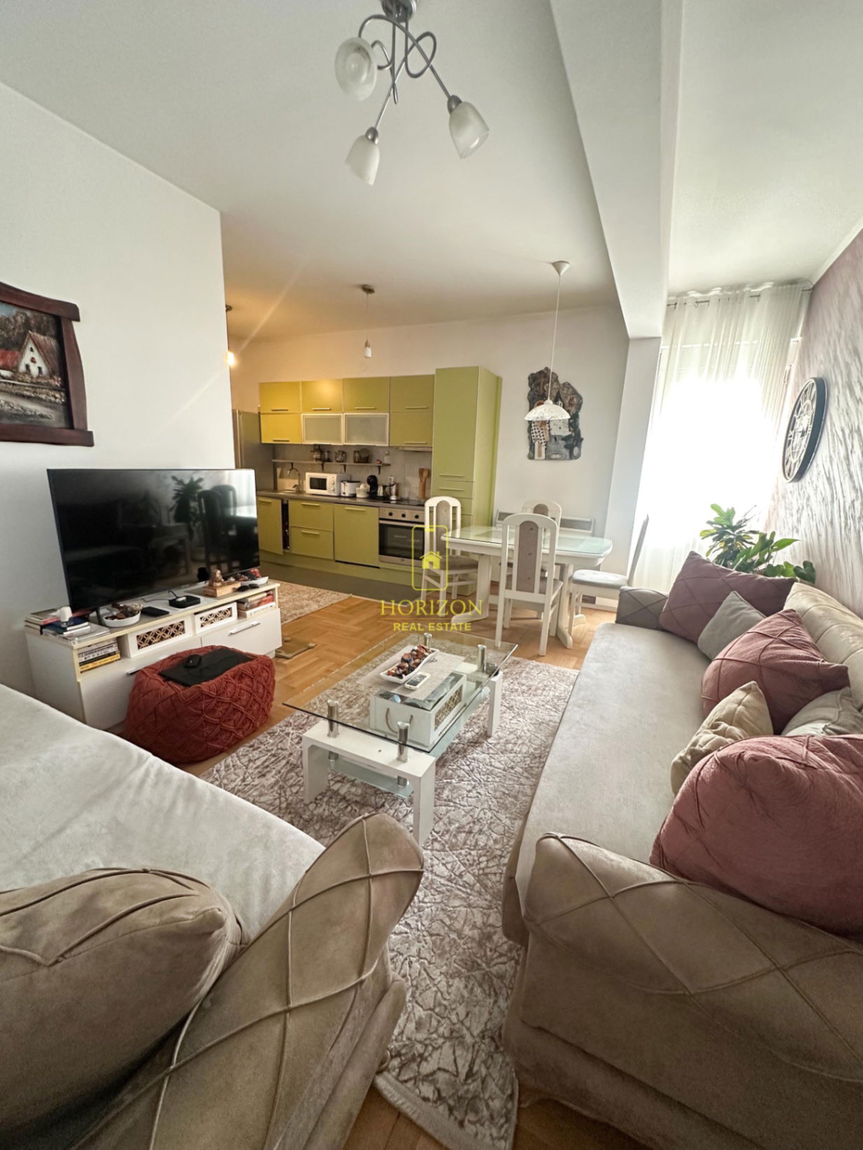Продаж - Квартира Podgorica, Momišići
