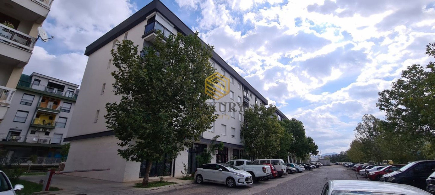 Оренда - Офісне приміщення Podgorica, Blok 9