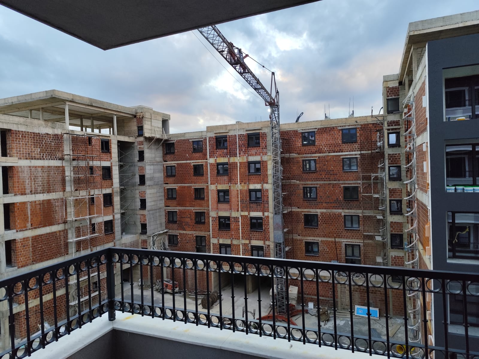 1cfbc936-60ba-43d1-94bd-d4ae244196b5.jpg