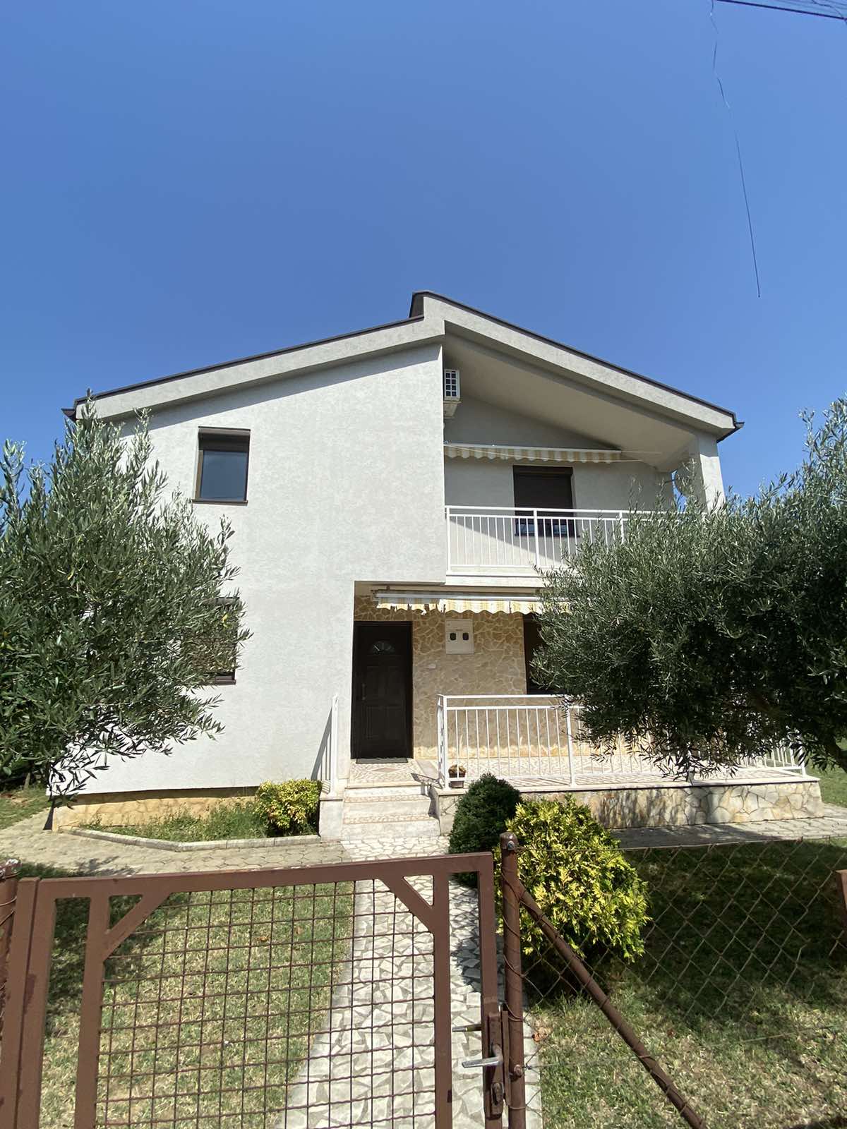 Продаж - Будинок Podgorica, Zlatica