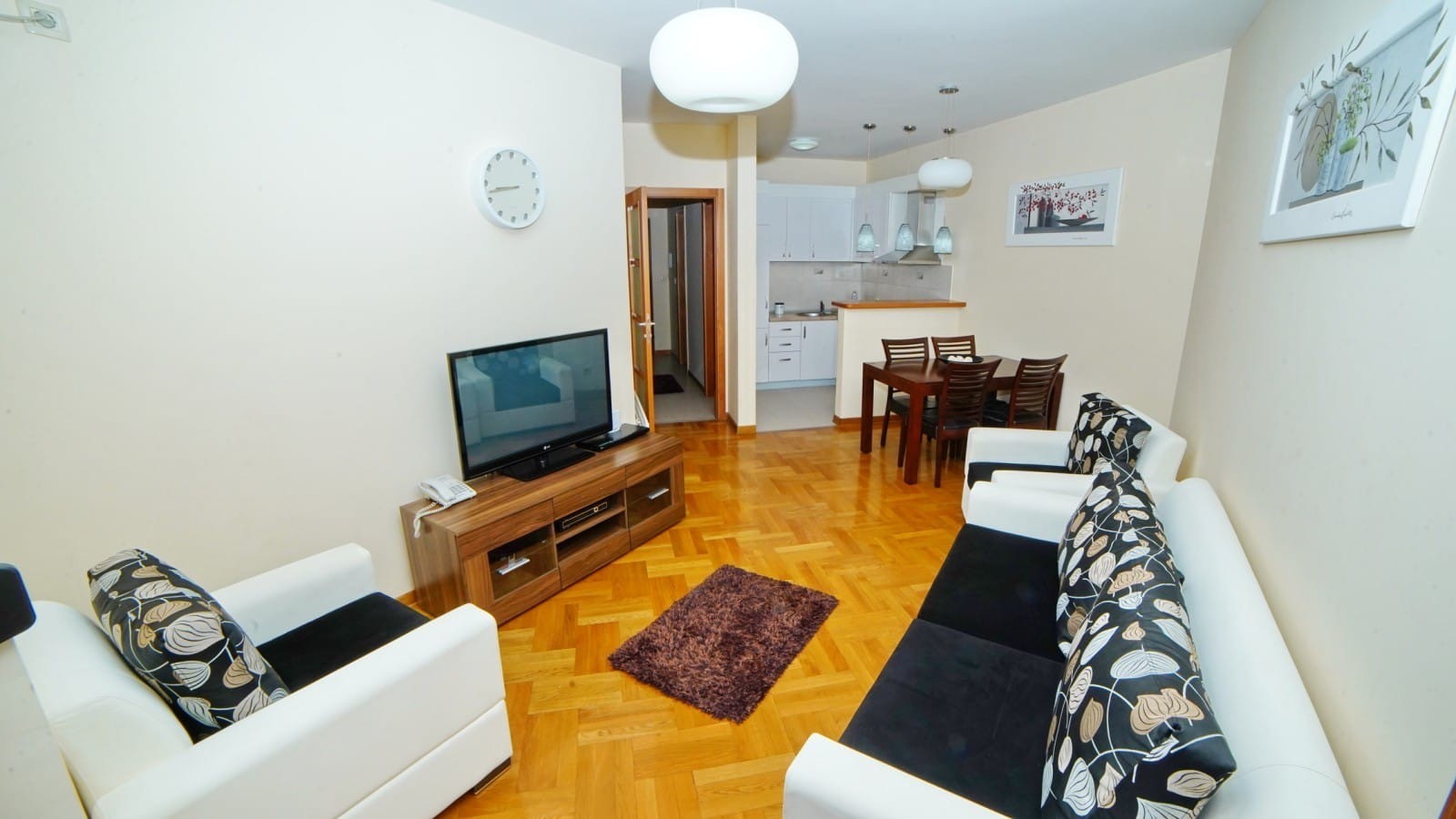 Izdavanje - Stan Bar, Centar