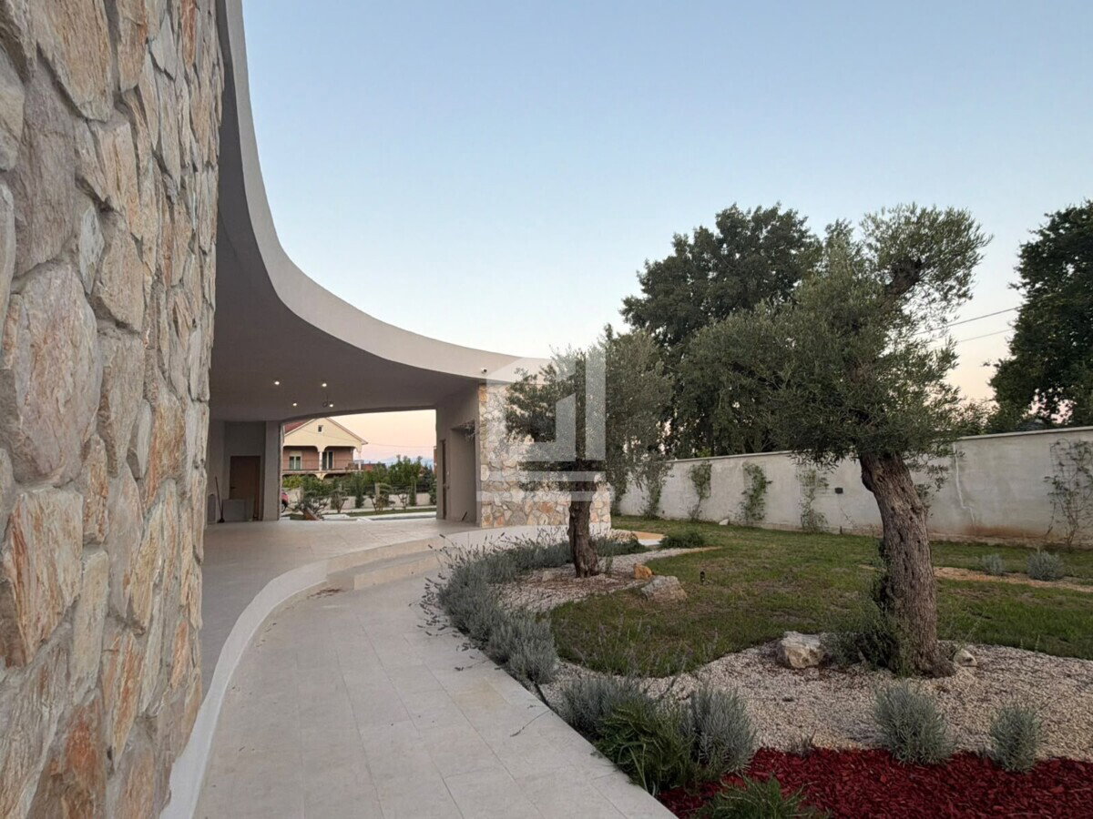 Slika nekretnine 4