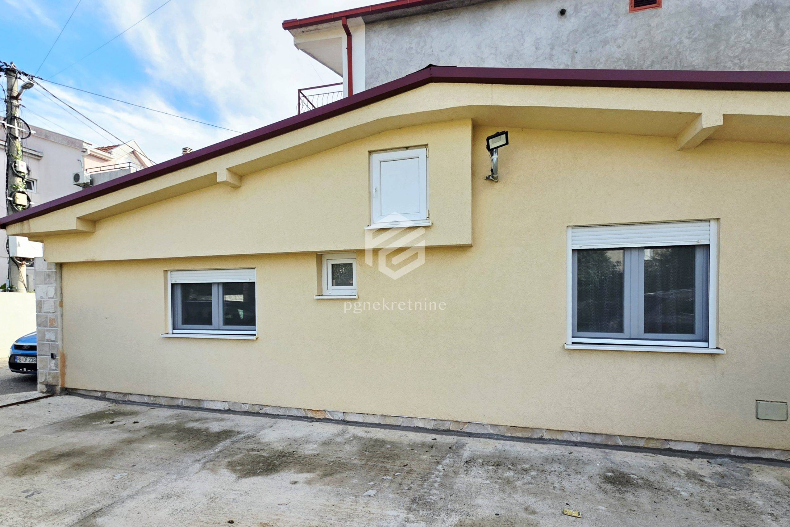 231b7d93-ea02-40d2-b129-4dd2a5ed4245.jpg