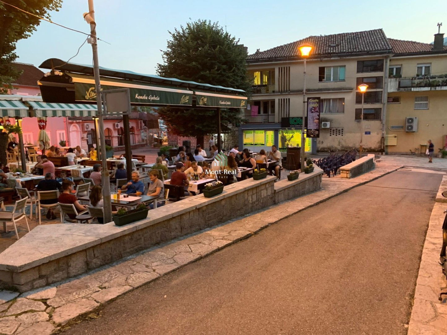 Prodaja - Poslovni prostor Kotor, Risan