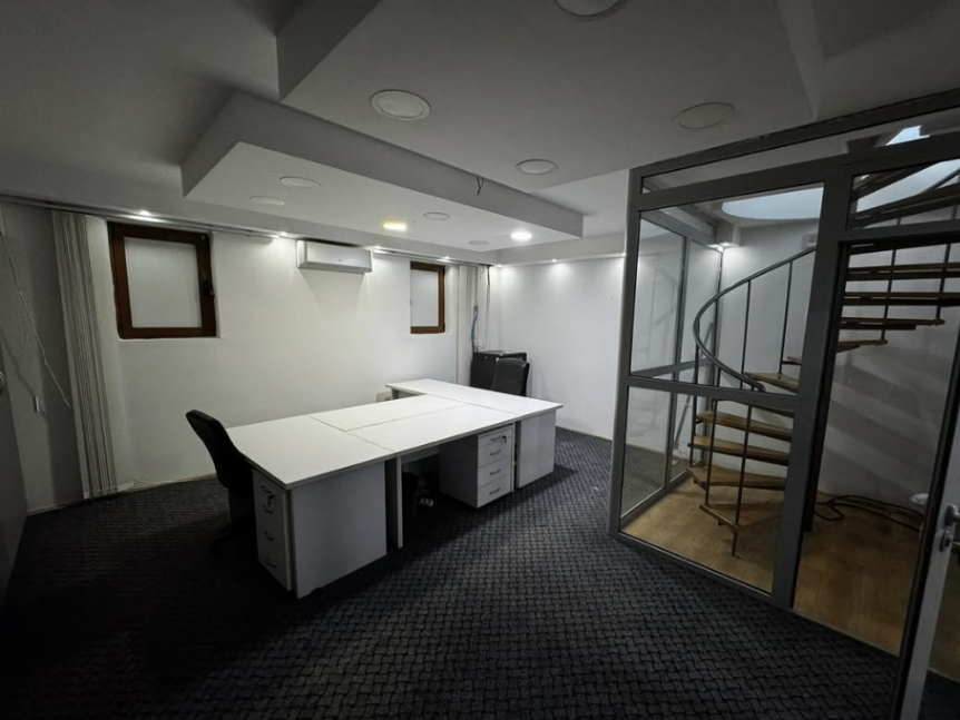 Продаж - Офісне приміщення Podgorica, Preko Morače