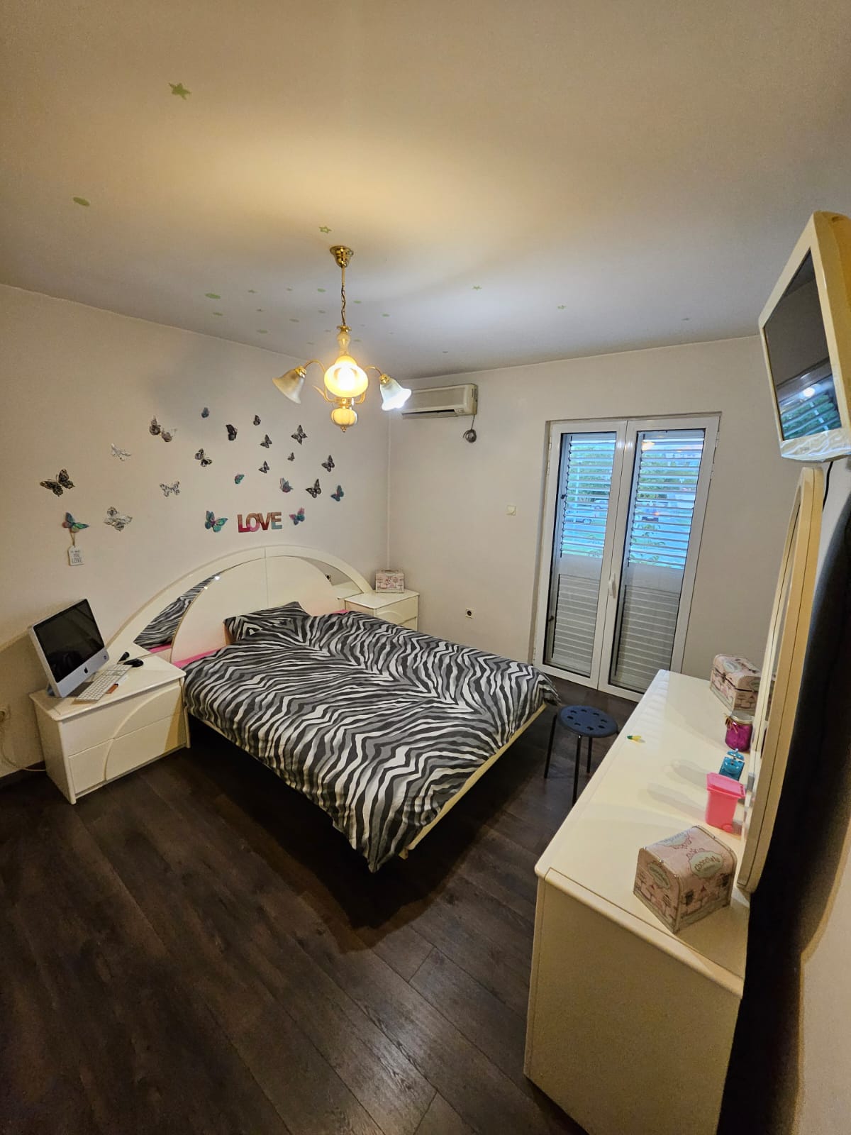 24c9e1b9-3c59-43b1-843f-895519ffcad2.jpg