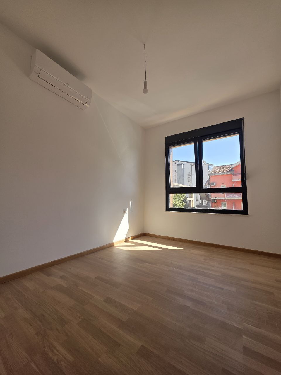 24e75ab6-167c-4b19-9469-441a7d330a57.jpg