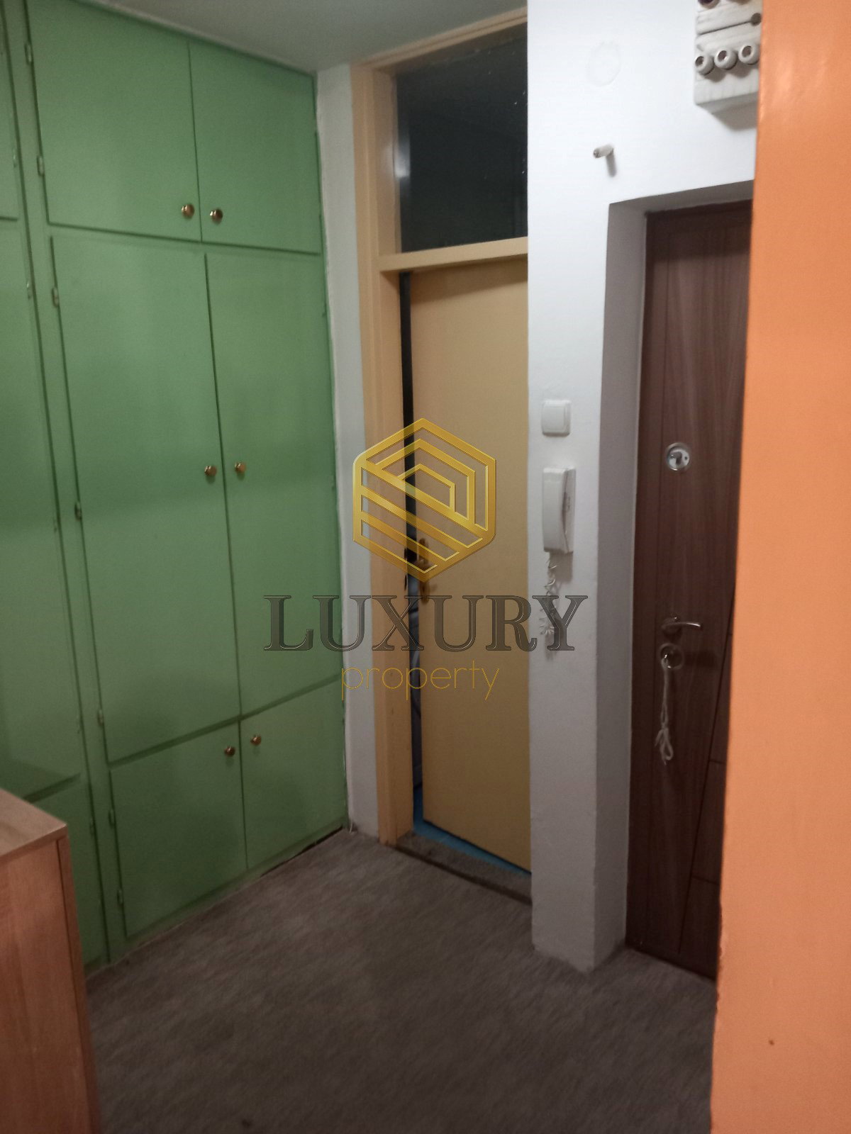 25c0abce-5a04-4ad2-bbed-322230fad47c.jpg