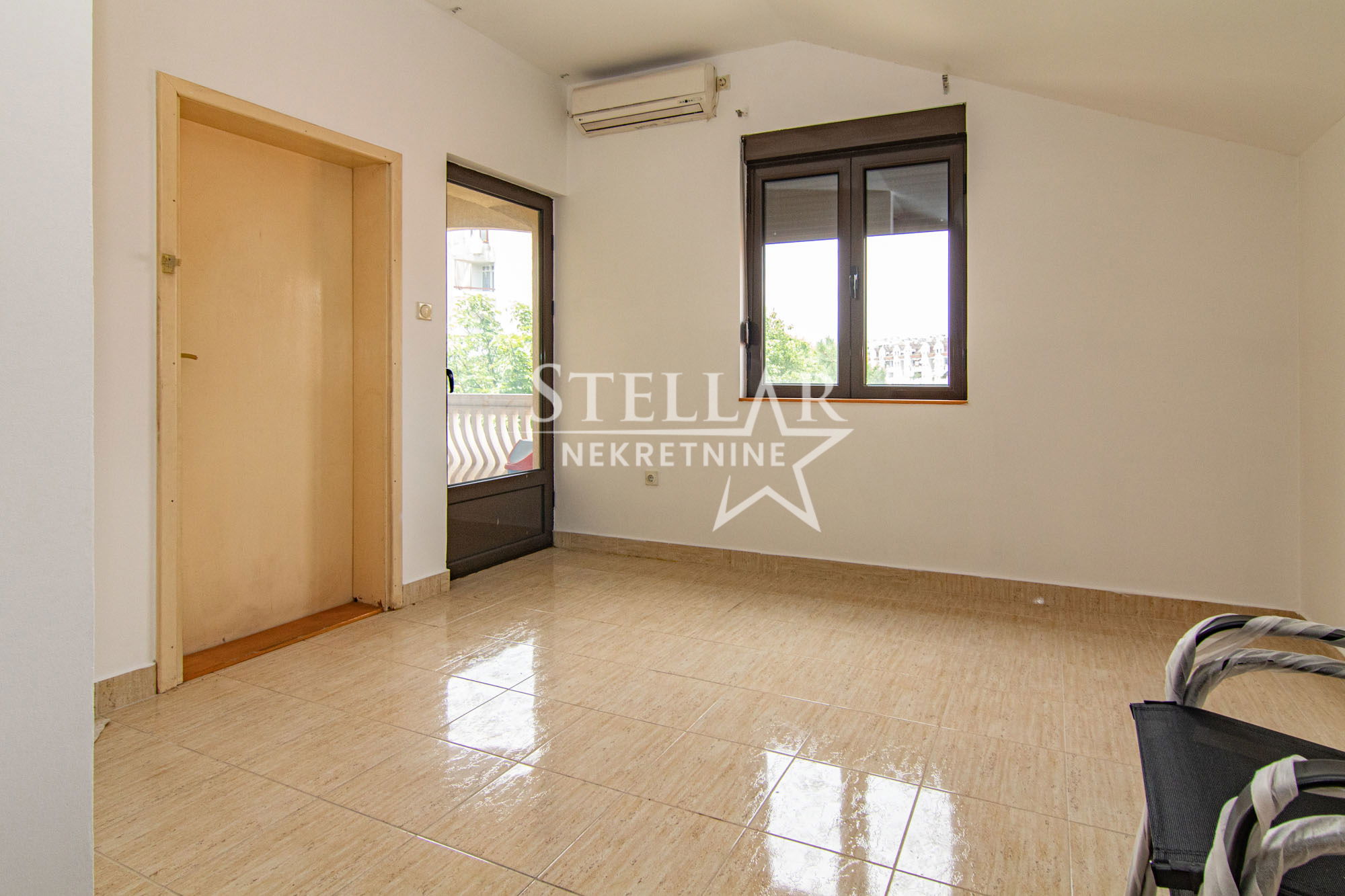 261ec2cd-1cad-4c4c-b6cb-da87825f8363.jpg