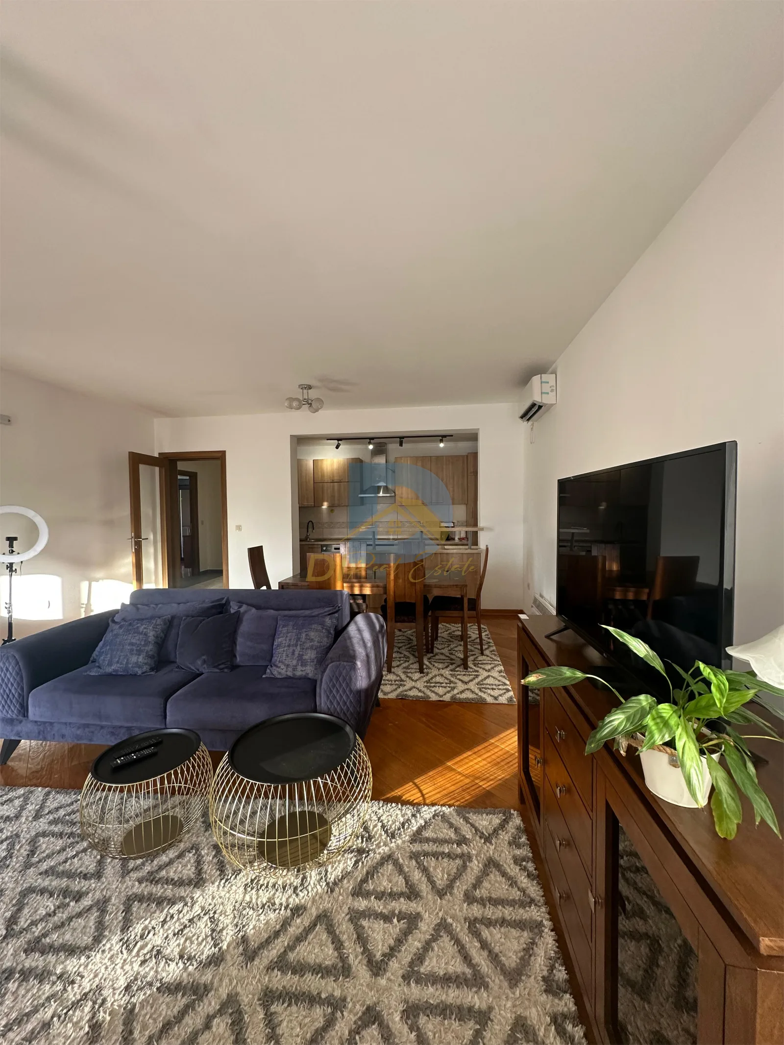 Оренда - Квартира Tivat, Centar