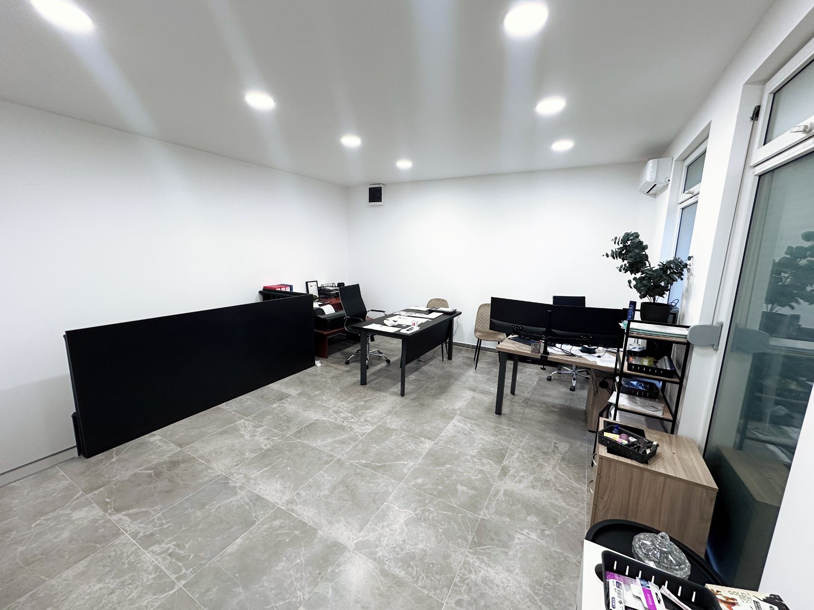 Sale - Office space Podgorica, Blok 9