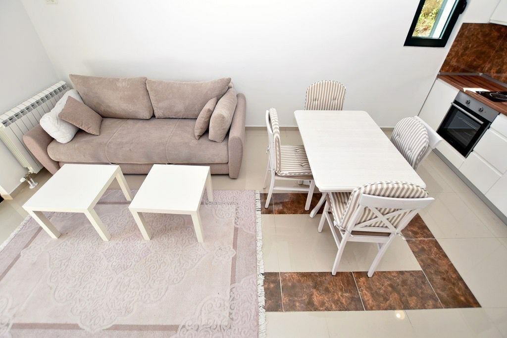 Izdavanje - Stan Herceg Novi, Savina