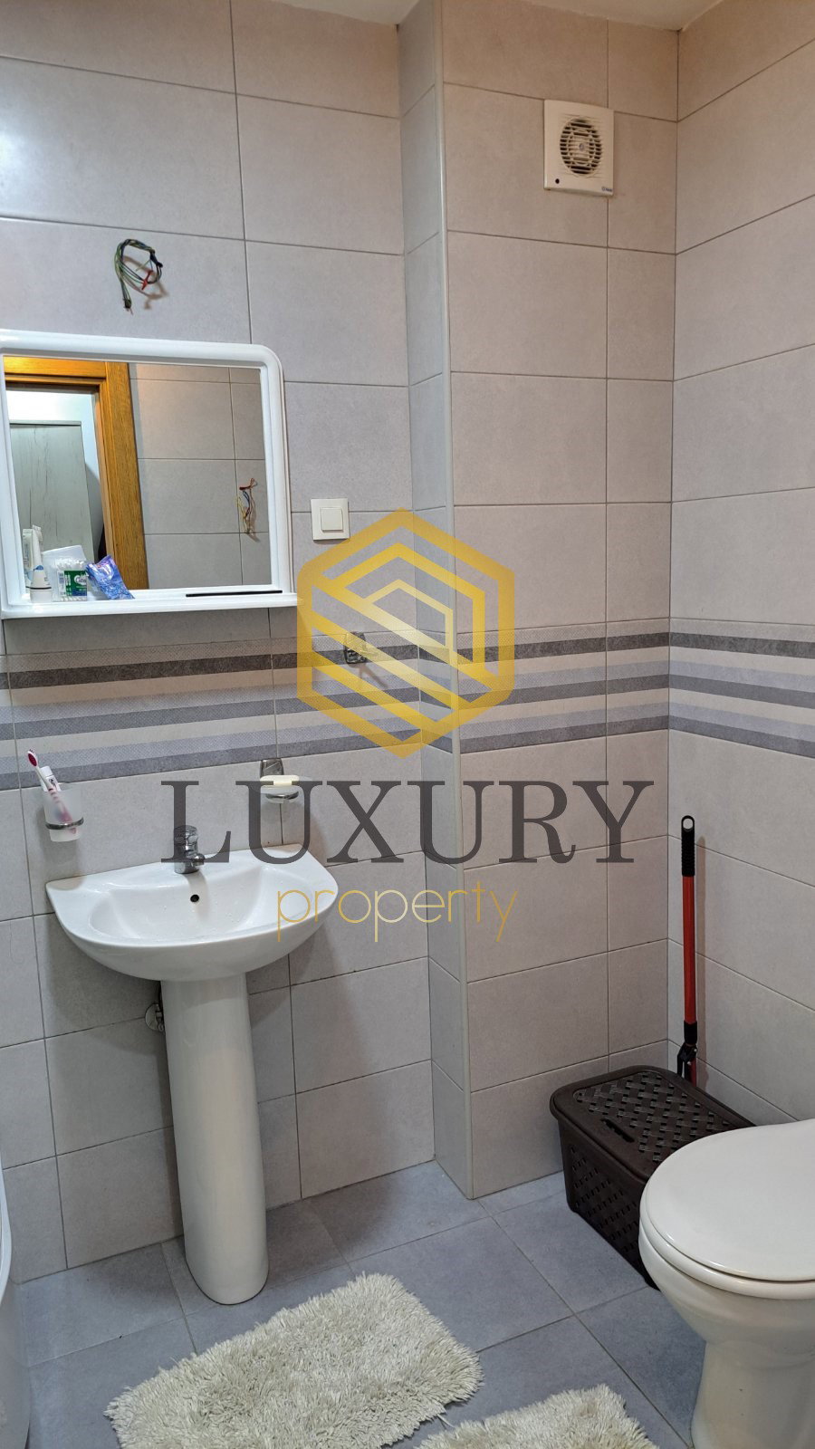 2bd170ec-15f3-46c8-a62c-082bcbb4dfda.jpg