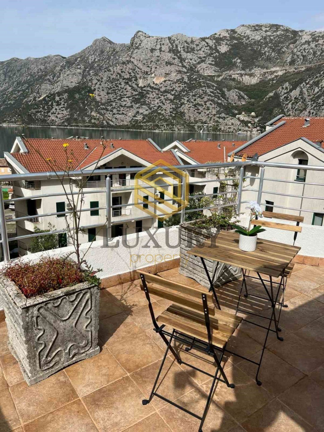 Продаж - Квартира Kotor, Risan